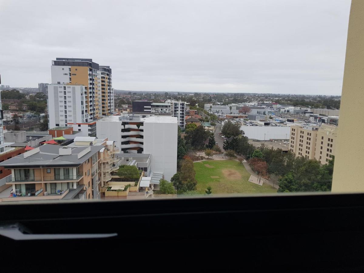 Parramatta Hotel Apartment Sydney Esterno foto
